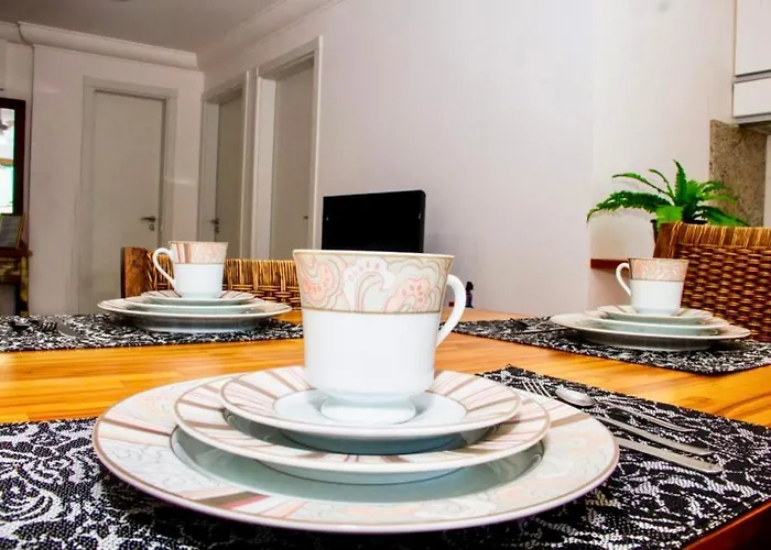 APARTAMENTO à 100 m do mar  Bombinhas